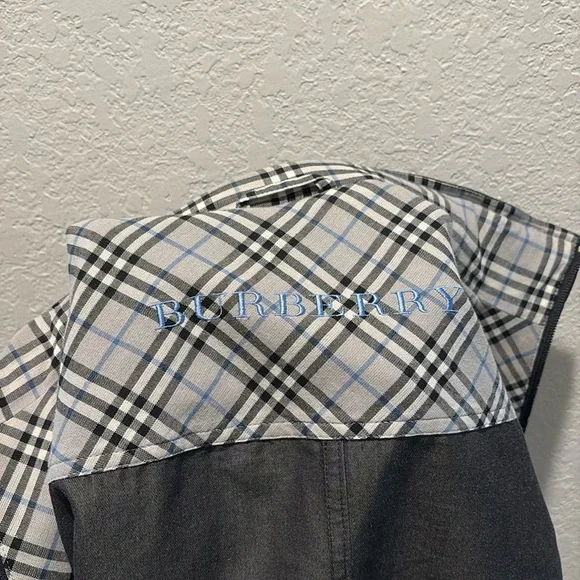 Burberry Small - Medium Coat Gray with Hoodie - Picture 8 of 12